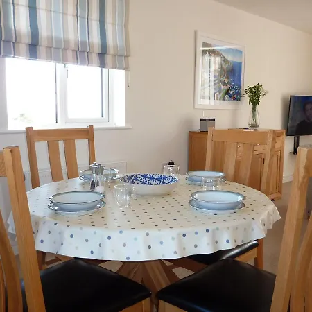 28 Clock Tower Court * Charlestown (Cornwall)