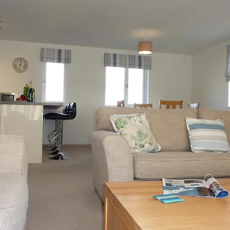 28 Clock Tower Court Apartment *